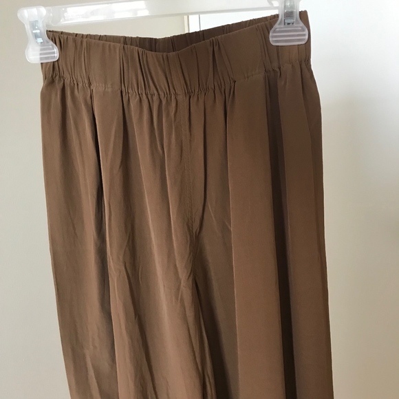 Elizabeth Suzann - Andy Trousers (Silk Moss) - Picture 4 of 5